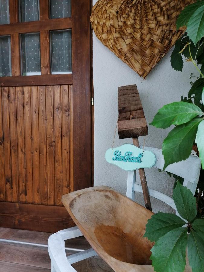 Menta Apartman Mezőkövesd エクステリア 写真